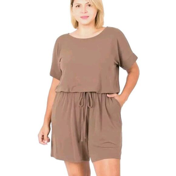 Zenana~Woman Size XL~Light Brown/Beige Drop Shoulder Shorts Romper With Pockets - Picture 1 of 9